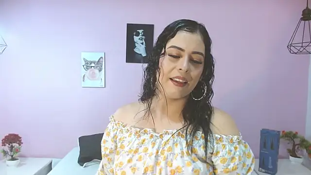 Snapshot of adaraacox chatting on February 1, 1:20 pm adaraacox online show from February 1, 1:20 pm