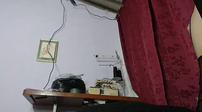 Snapshot of Zafiro_subversiva chatting on December 4, 4:04 am Zafiro subversiva online show from December 4, 4:04 am