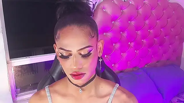 Snapshot of Aslhy_Goddessx chatting on October 18, 3:21 am Aslhy Goddessx online show from October 18, 3:21 am