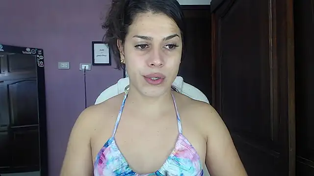 Snapshot of Luciana_Ortiz1 chatting on December 15, 2:16 pm Luciana Ortiz1 online show from December 15, 2:16 pm