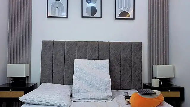 Luciana Ortiz1 online show from February 4, 1:49 pm