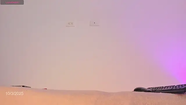 Snapshot of Angel_camm chatting on October 4, 2:56 am Angel camm online show from October 4, 2:56 am