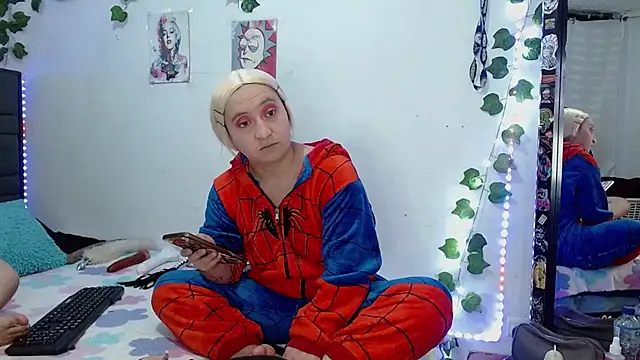 the lesbian game online show from October 22, 3:30 am