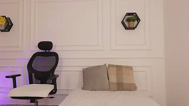 meloddysky online show from February 18, 4:04 pm