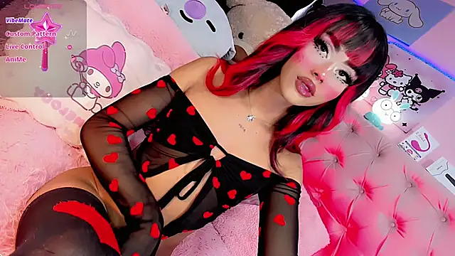 Snapshot of Cute_Roxxy chatting on March 8, 6:47 pm Cute Roxxy online show from March 8, 6:47 pm