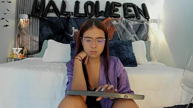 sara saenz99 online show from November 2, 8:29 pm