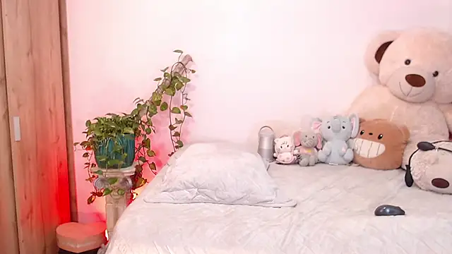 The queen of pleasure online show from October 3, 4:56 am