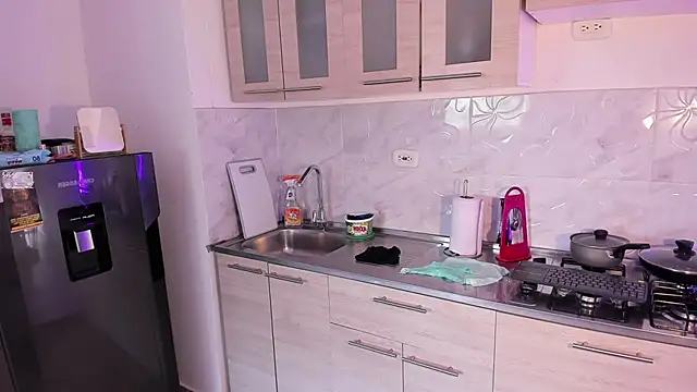 rose scottt online show from March 22, 5:39 pm