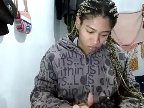 Snapshot of miriam775 chatting on February 14, 12:14 pm miriam775 online show from February 14, 12:14 pm