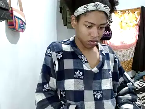 Snapshot of miriam775 chatting on March 15, 12:44 pm miriam775 online show from March 15, 12:44 pm