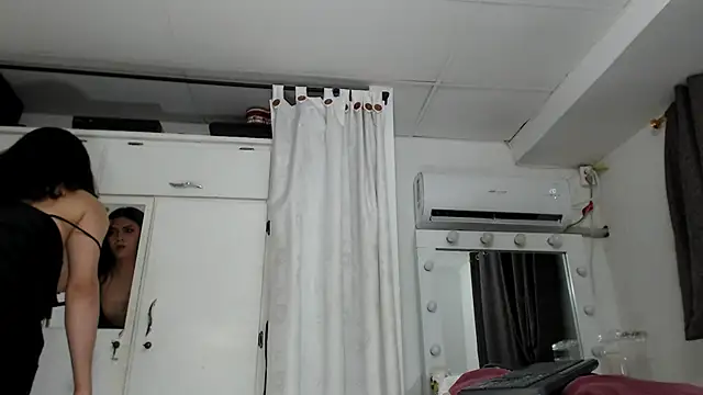 Snapshot of marcella6 chatting on February 19, 2:12 pm marcella6 online show from February 19, 2:12 pm