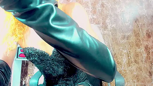 dirtycock2002 online show from October 6, 9:20 am