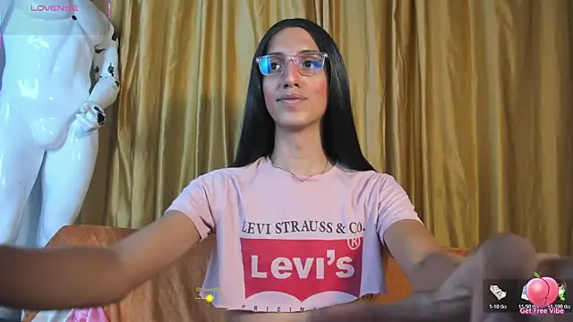 CharlotteLauren online show from July 4, 6:08 am