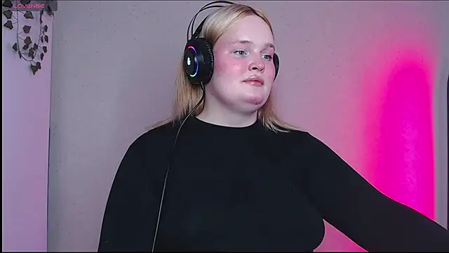 rozzhaos8 online show from October 23, 11:36 am