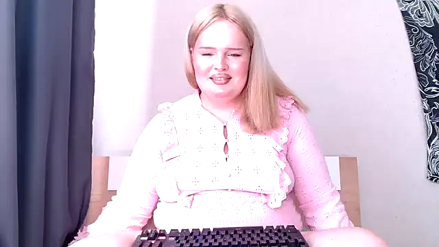rozzhaos8 online show from June 14, 5:41 am