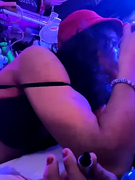 gurlnips online show from March 14, 5:33 am