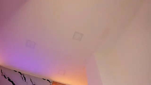 Isabel Escorcia online show from September 12, 2:24 pm