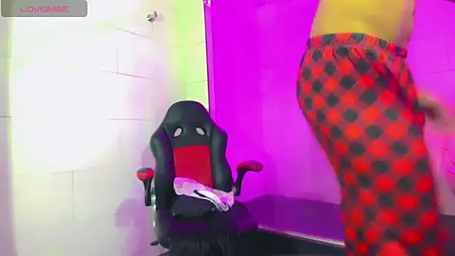 nicol gill  online show from February 20, 11:42 am