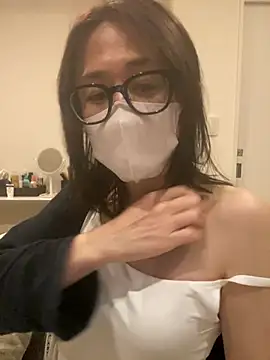 mel  mel online show from March 28, 2:19 pm