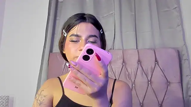 Snapshot of Ashley_piinkk_ chatting on January 27, 9:44 am Ashley piinkk online show from January 27, 9:44 am