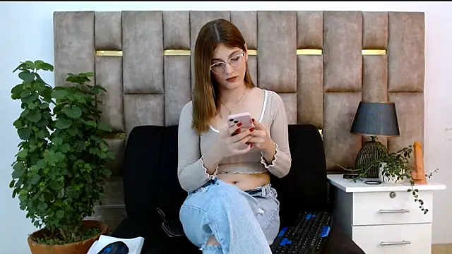 Snapshot of alexxa_ortiz chatting on January 21, 2:22 pm alexxa ortiz online show from January 21, 2:22 pm