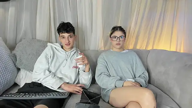 Liaa louis online show from January 4, 12:38 pm