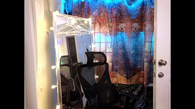 cunty tranny lydia online show from October 28, 4:43 am