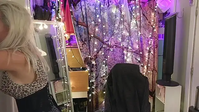 cunty tranny lydia online show from March 20, 5:52 am