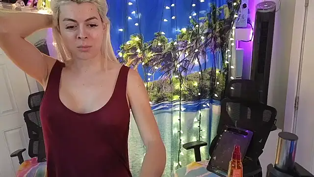cunty tranny lydia online show from July 16, 10:49 pm