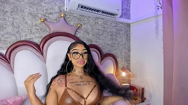 Mia Jansen online show from April 12, 3:54 am