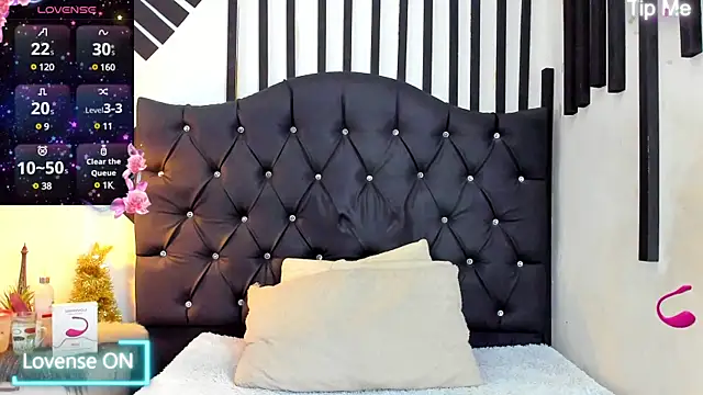 Snapshot of AllisonsweetZ chatting on December 11, 8:07 pm AllisonsweetZ online show from December 11, 8:07 pm