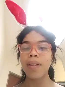 Snapshot of evelyn_wine chatting on March 22, 7:09 pm evelyn wine online show from March 22, 7:09 pm