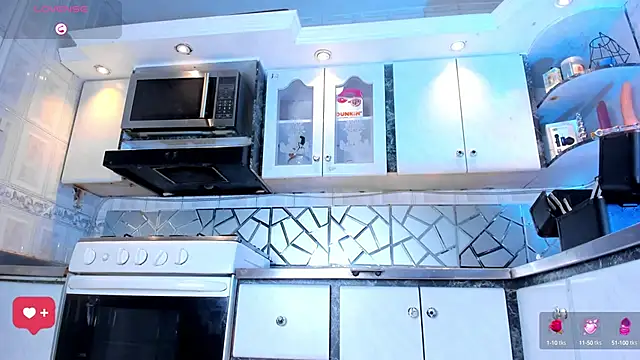 Riley Blue online show from February 20, 10:15 pm