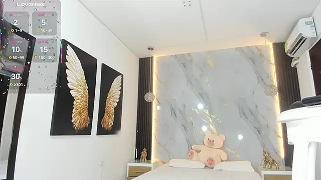Snapshot of estephany_doll chatting on October 19, 2:09 pm estephany doll online show from October 19, 2:09 pm