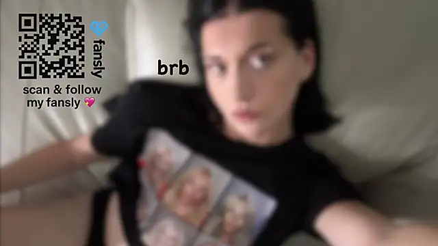 Snapshot of Vailyreb_ chatting on October 13, 8:42 pm Vailyreb online show from October 13, 8:42 pm