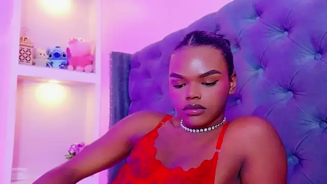 CamiEstrada online show from October 19, 11:30 pm