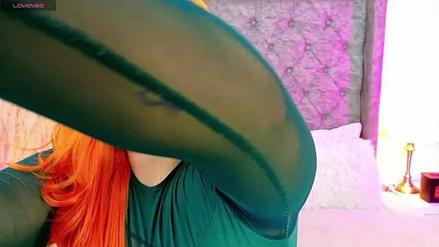 Snapshot of astridjonness chatting on October 1, 2:23 am astridjonness online show from October 1, 2:23 am