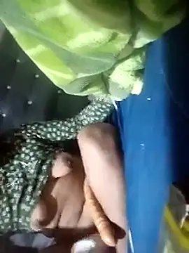 yovana13 online show from January 11, 8:37 pm