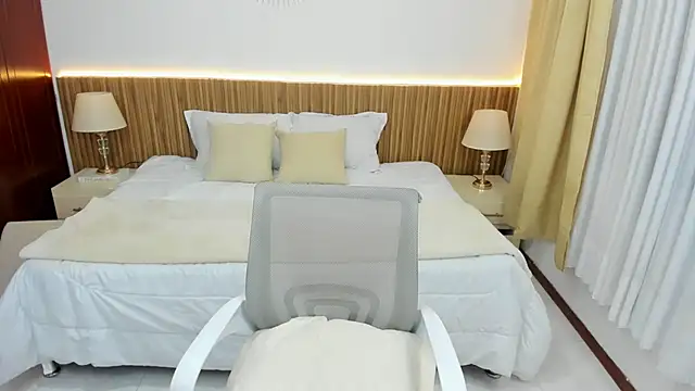 latyndollts online show from March 22, 1:11 am