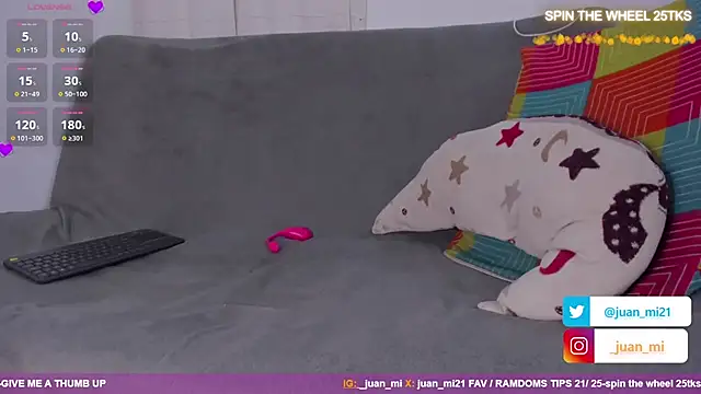 juanmiss online show from November 21, 7:15 pm