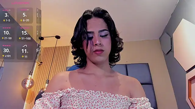 HOTTY RED  online show from January 9, 6:36 pm