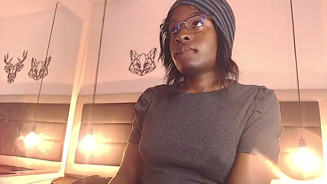 candy lovee69 online show from October 10, 10:33 pm