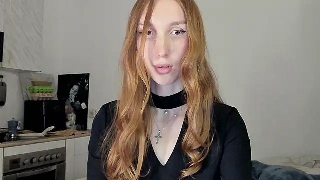 LisaIcon online show from February 12, 8:37 pm