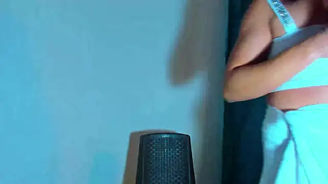 miavalentinaaa online show from October 23, 2:15 am