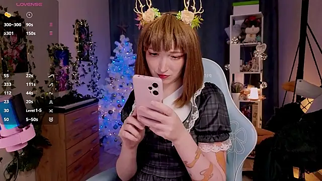 Snapshot of koshkasenpai chatting on December 10, 1:11 pm koshkasenpai online show from December 10, 1:11 pm