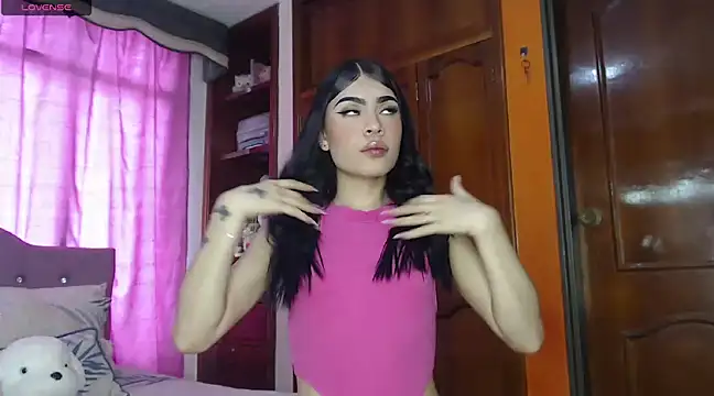 Snapshot of cuttebabe_ chatting on February 21, 8:49 pm cuttebabe  online show from February 21, 8:49 pm
