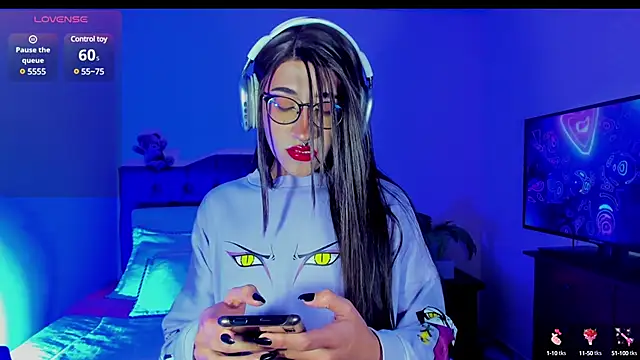 Lararose01 online show from December 12, 6:14 am