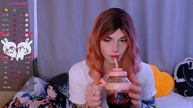 Snapshot of Alice_Hells chatting on March 16, 5:23 am Alice Hells online show from March 16, 5:23 am