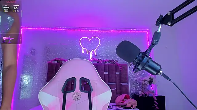 KylieVictoria online show from January 24, 4:48 am