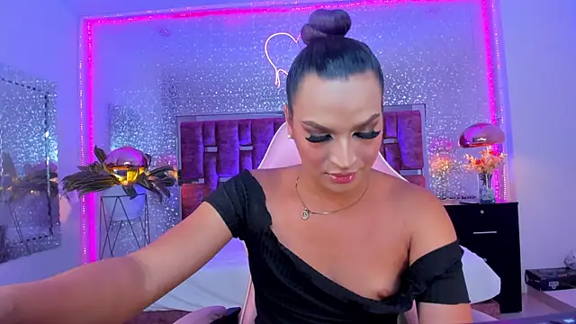 KylieVictoria online show from October 10, 5:08 am